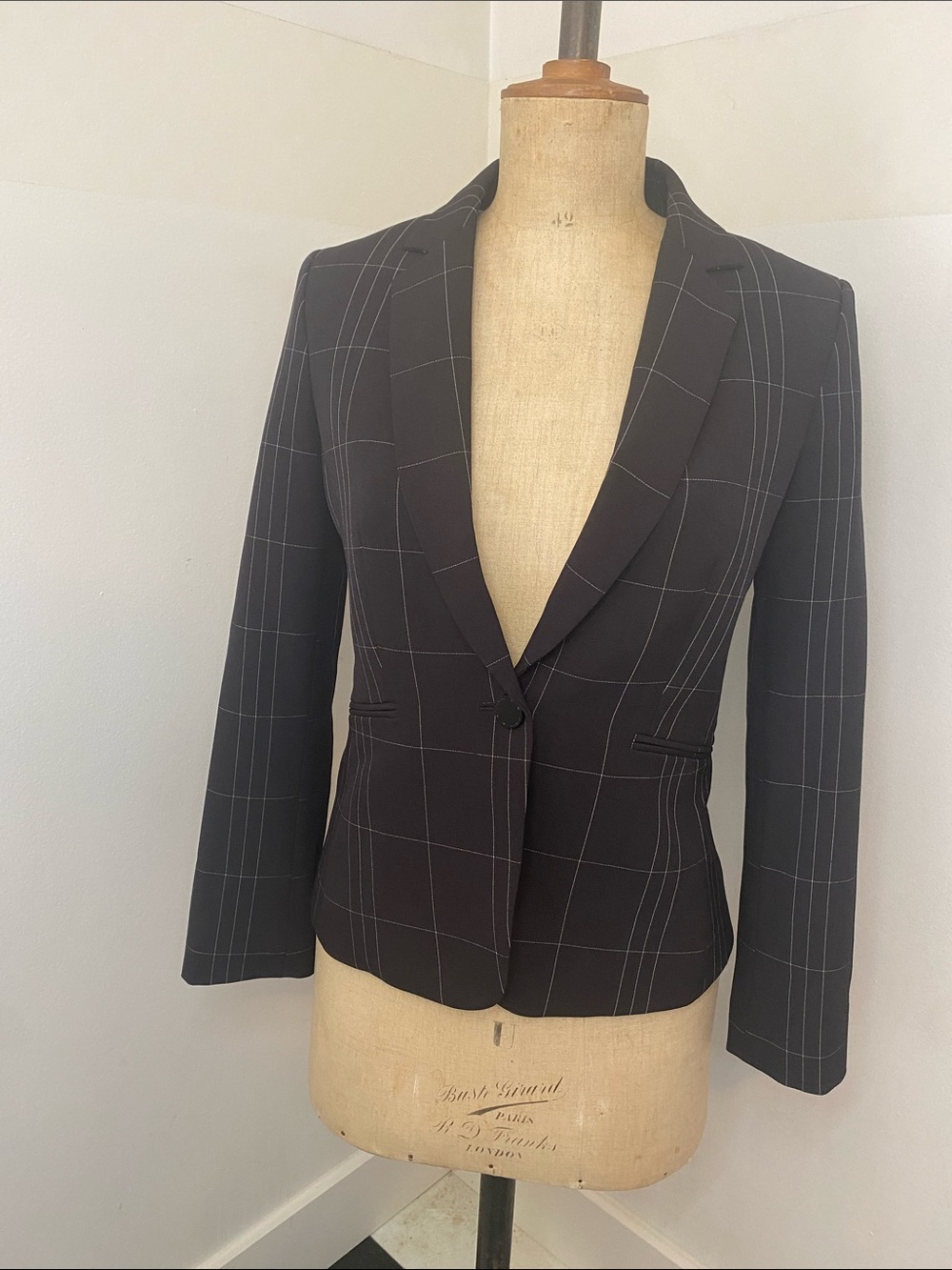 Tahari Arthur S. Levine Black Windowpane Blazer